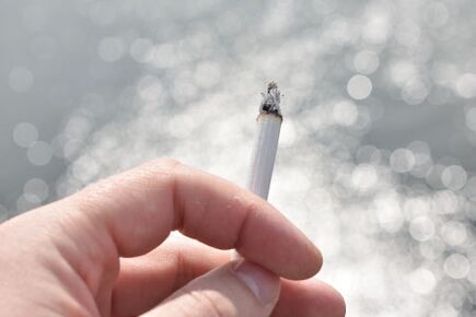 Fumer des cigarettes est hautement toxique pour le corps humain